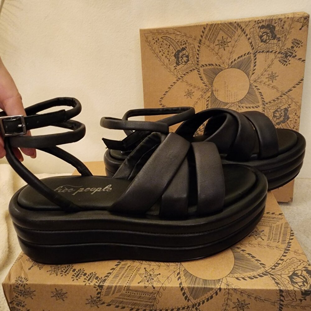 Free People Harper Flatform faux leather shoes - black - size 39.5 (9)